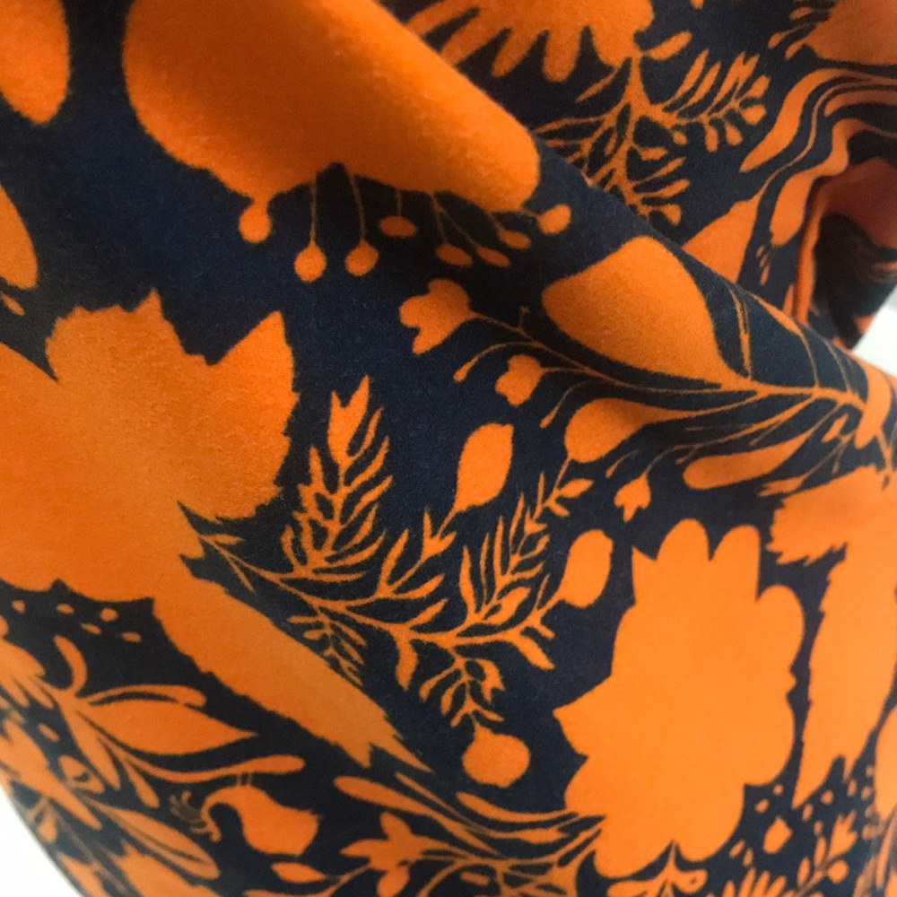 LulaRoe Classic Tee - Picture 3 of 4